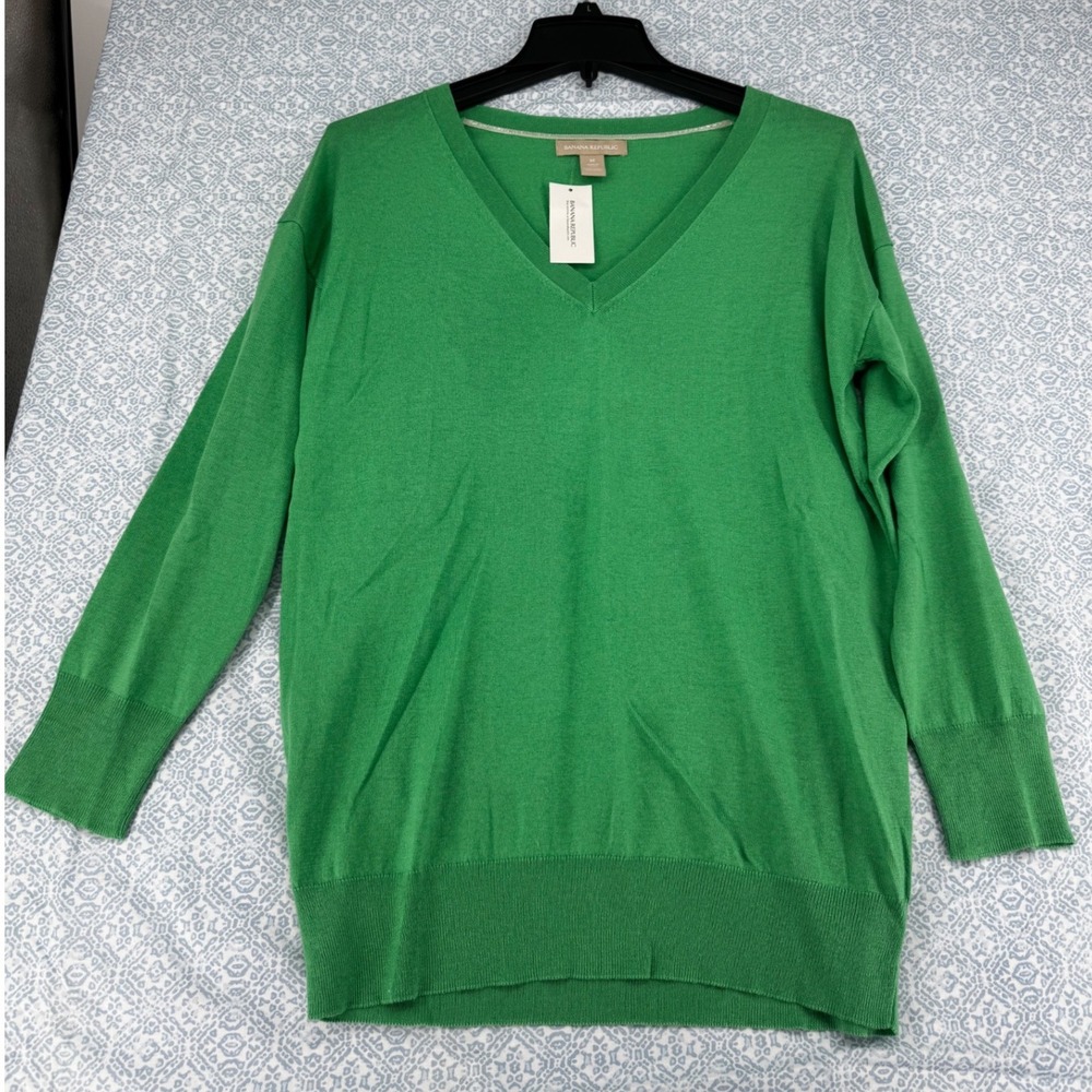 Banana Republic Womens Silk Blend V-Neck Sweater Soft Green 411177-02 Size M